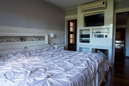 Casa à venda com 600m², 4 quartos e 2 vagas Casa à venda com 600m², 4 quartos e 2 vagasSuíte 1