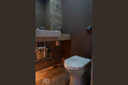 Casa à venda com 600m², 4 quartos e 2 vagas Casa à venda com 600m², 4 quartos e 2 vagasLavabo da Garagem