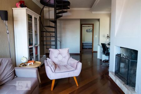 Casa à venda com 600m², 4 quartos e 2 vagas Casa à venda com 600m², 4 quartos e 2 vagasSala Íntima