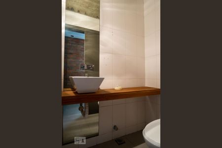 Casa à venda com 600m², 4 quartos e 2 vagas Casa à venda com 600m², 4 quartos e 2 vagasLavabo do Escritório