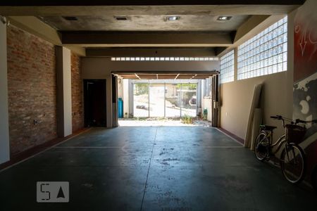 Casa à venda com 600m², 4 quartos e 2 vagas Casa à venda com 600m², 4 quartos e 2 vagasGaragem