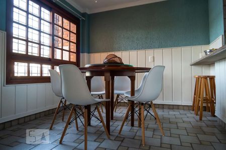 Casa à venda com 600m², 4 quartos e 2 vagas Casa à venda com 600m², 4 quartos e 2 vagasCozinha