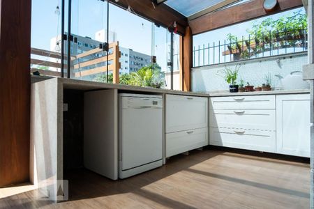 Casa à venda com 600m², 4 quartos e 2 vagas Casa à venda com 600m², 4 quartos e 2 vagasVaranda da Sala