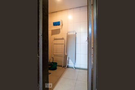 Casa à venda com 600m², 4 quartos e 2 vagas Casa à venda com 600m², 4 quartos e 2 vagasÁrea de Serviço