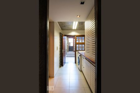 Casa à venda com 600m², 4 quartos e 2 vagas Casa à venda com 600m², 4 quartos e 2 vagasÁrea de Serviço