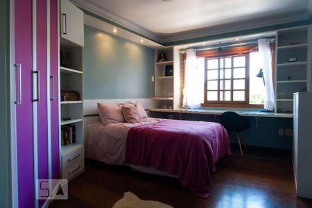 Casa à venda com 600m², 4 quartos e 2 vagas Casa à venda com 600m², 4 quartos e 2 vagasQuarto 2