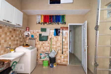 Casa à venda com 180m², 3 quartos e 2 vagasÁrea de Serviço