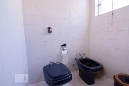 Casa à venda com 400m², 4 quartos e 4 vagasBanheiro da Suíte