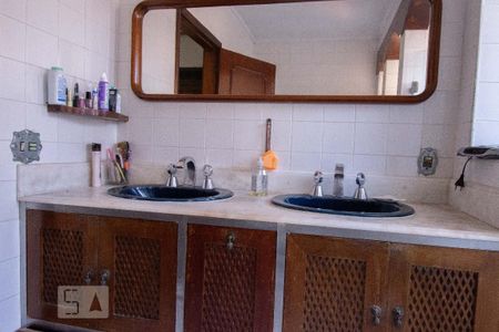 Casa à venda com 400m², 4 quartos e 4 vagasBanheiro da Suíte