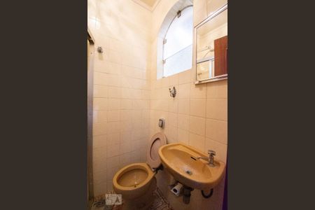 Casa à venda com 400m², 4 quartos e 4 vagasBanheiro de Serviço