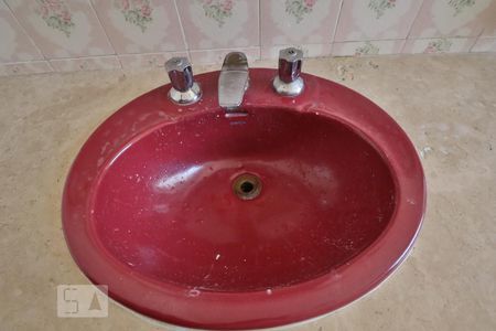 Casa à venda com 130m², 2 quartos e 1 vagaBanheiro