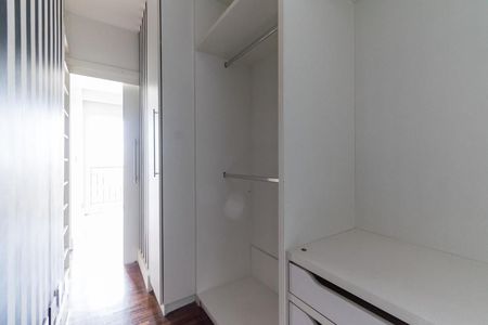 Apartamento à venda com 105m², 2 quartos e 2 vagasCloset da Suíte
