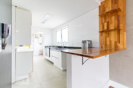 Apartamento à venda com 105m², 2 quartos e 2 vagasCozinha