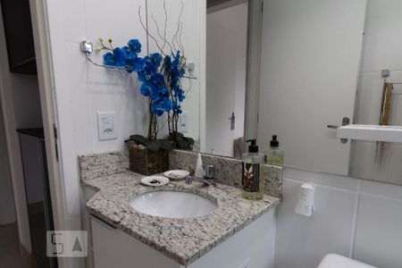 Apartamento à venda com 67m², 2 quartos e 1 vagaBanheiro Social