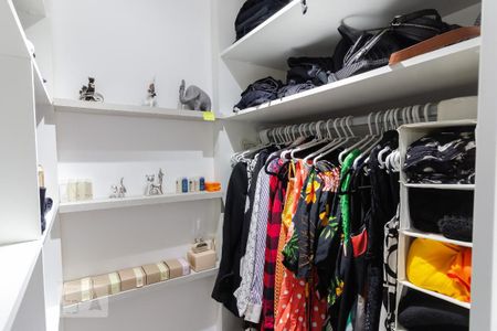 Apartamento à venda com 67m², 2 quartos e 1 vagaCloset