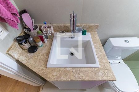 Apartamento à venda com 83m², 2 quartos e 2 vagas Apartamento à venda com 83m², 2 quartos e 2 vagasBanheiro da suíte