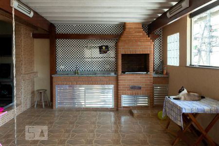 Casa à venda com 110m², 3 quartos e 2 vagas Casa à venda com 110m², 3 quartos e 2 vagasChurrasqueira