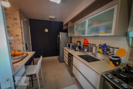 Apartamento à venda com 130m², 3 quartos e 2 vagasCozinha