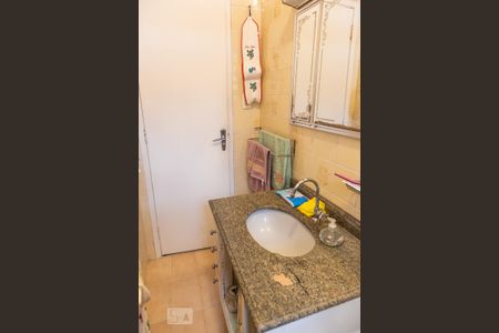 Casa à venda com 159m², 3 quartos e 2 vagas Casa à venda com 159m², 3 quartos e 2 vagasBanheiro 1