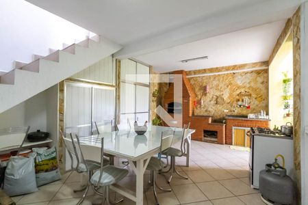 Casa à venda com 285m², 4 quartos e 1 vaga Casa à venda com 285m², 4 quartos e 1 vagaEspaço Gourmet