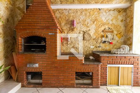 Casa à venda com 285m², 4 quartos e 1 vaga Casa à venda com 285m², 4 quartos e 1 vagaChurrasqueira e fogão a lenha