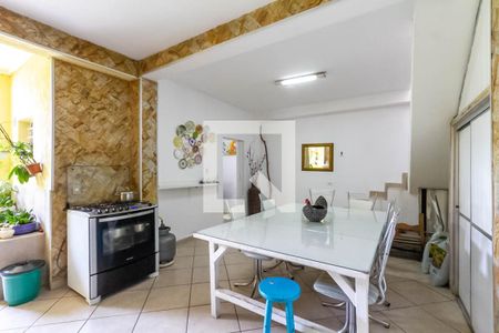 Casa à venda com 285m², 4 quartos e 1 vaga Casa à venda com 285m², 4 quartos e 1 vagaEspaço Gourmet