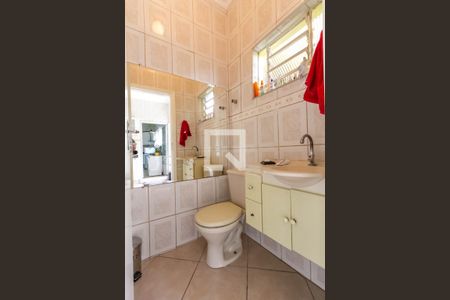 Casa à venda com 285m², 4 quartos e 1 vaga Casa à venda com 285m², 4 quartos e 1 vagaBanheiro de Serviço