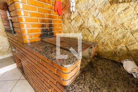 Casa à venda com 285m², 4 quartos e 1 vaga Casa à venda com 285m², 4 quartos e 1 vagaFogão a lenha