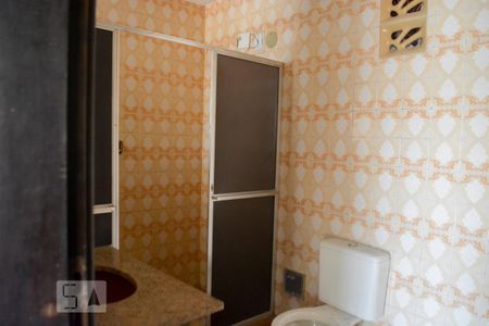 Casa à venda com 350m², 8 quartos e 2 vagas Casa à venda com 350m², 8 quartos e 2 vagasCasa 3 - Banheiro