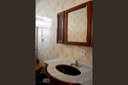 Casa à venda com 350m², 8 quartos e 2 vagas Casa à venda com 350m², 8 quartos e 2 vagasCasa 1 - Banheiro 2