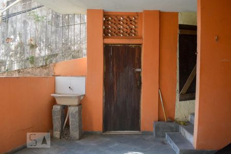 Casa à venda com 350m², 8 quartos e 2 vagas Casa à venda com 350m², 8 quartos e 2 vagasCasa 3 - Área de serviço