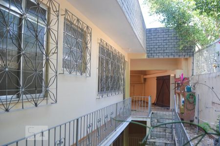 Casa à venda com 350m², 8 quartos e 2 vagas Casa à venda com 350m², 8 quartos e 2 vagasCasa 1 Fachada e acesso a casa 2