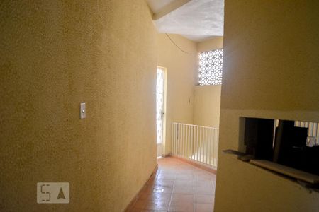 Casa à venda com 350m², 8 quartos e 2 vagas Casa à venda com 350m², 8 quartos e 2 vagasCorredor entre casas 2 e 3