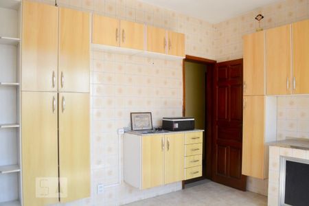 Casa à venda com 350m², 8 quartos e 2 vagas Casa à venda com 350m², 8 quartos e 2 vagasCasa 1 - Cozinha