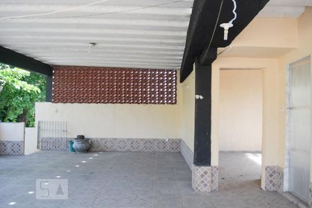 Casa à venda com 350m², 8 quartos e 2 vagas Casa à venda com 350m², 8 quartos e 2 vagasTerraço