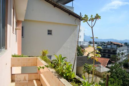 Casa à venda com 350m², 8 quartos e 2 vagas Casa à venda com 350m², 8 quartos e 2 vagasCasa 1 - Sacada