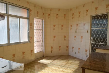 Casa à venda com 350m², 8 quartos e 2 vagas Casa à venda com 350m², 8 quartos e 2 vagasCasa 2 - Cozinha