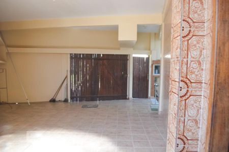 Casa à venda com 350m², 8 quartos e 2 vagas Casa à venda com 350m², 8 quartos e 2 vagasGaragem