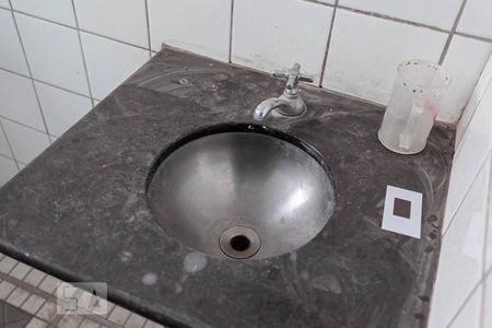 Casa à venda com 136m², 3 quartos e 3 vagasBanheiro social