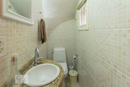 Casa à venda com 157m², 3 quartos e 3 vagas Casa à venda com 157m², 3 quartos e 3 vagasLavabo