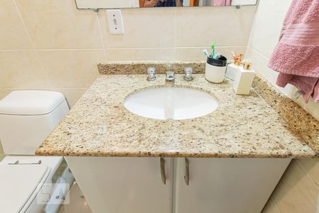 Casa à venda com 157m², 3 quartos e 3 vagas Casa à venda com 157m², 3 quartos e 3 vagasBanheiro