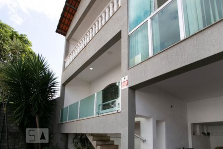 Casa à venda com 378m², 4 quartos e 5 vagasGaragem