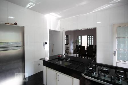 Casa à venda com 378m², 4 quartos e 5 vagasCozinha