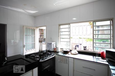 Casa à venda com 378m², 4 quartos e 5 vagasCozinha