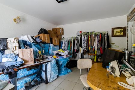 Casa à venda com 225m², 3 quartos e 2 vagas Casa à venda com 225m², 3 quartos e 2 vagasSalão