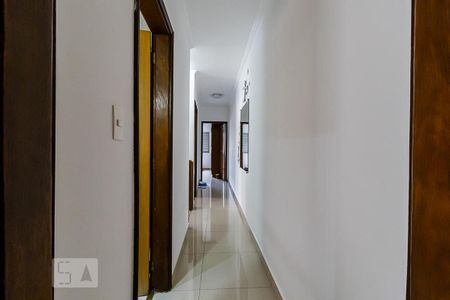 Casa à venda com 225m², 3 quartos e 2 vagas Casa à venda com 225m², 3 quartos e 2 vagasCorredor