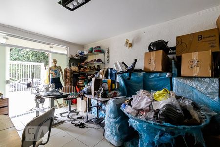 Casa à venda com 225m², 3 quartos e 2 vagas Casa à venda com 225m², 3 quartos e 2 vagasSalão