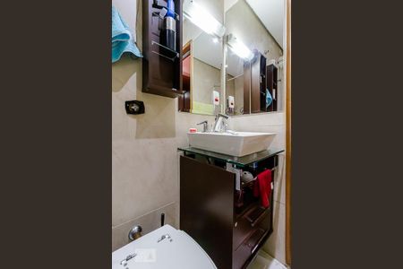 Casa à venda com 225m², 3 quartos e 2 vagas Casa à venda com 225m², 3 quartos e 2 vagasBanheiro da Suíte