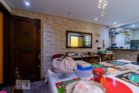 Casa à venda com 225m², 3 quartos e 2 vagas Casa à venda com 225m², 3 quartos e 2 vagasCopa