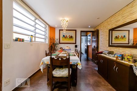 Casa à venda com 225m², 3 quartos e 2 vagas Casa à venda com 225m², 3 quartos e 2 vagasCopa